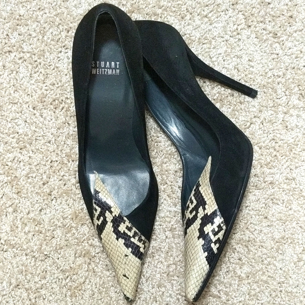 STUART WEITZMAN Women's
"CAPRICCIO" Black Suede